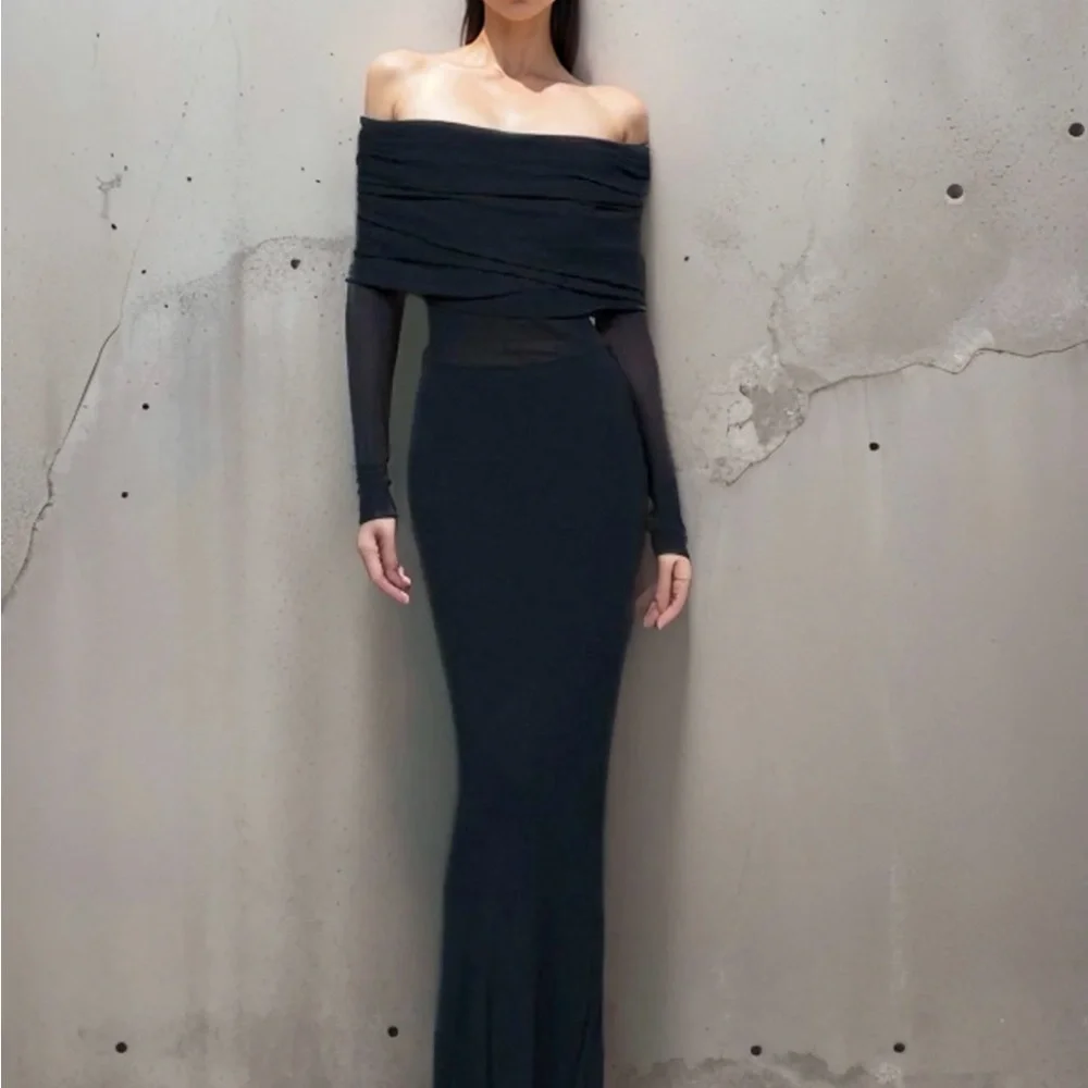 Commense Black Long Sleeve Off-Shoulder Dress - Picture 3 of 3